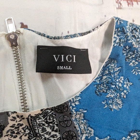 VICI mini short sleeve dress - Picture 2 of 6